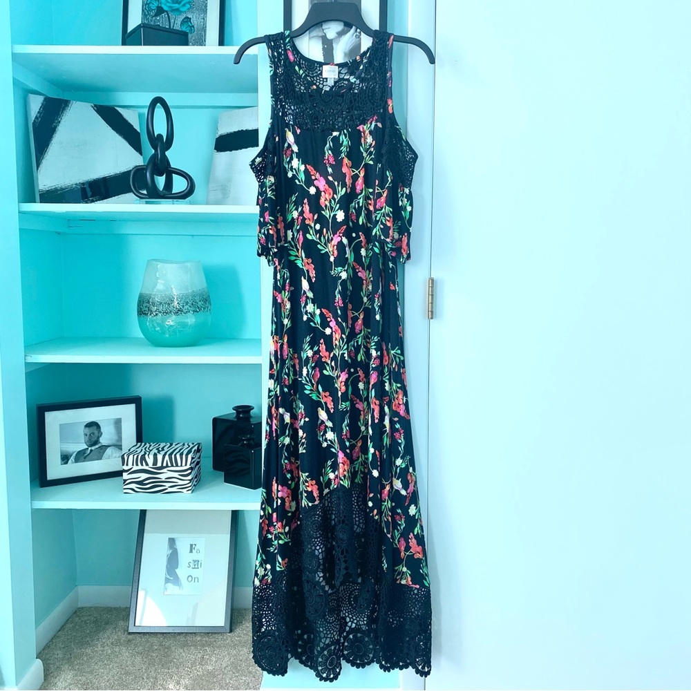 Cupio Black Floral Crochet Cold Shoulder Maxi Dress - Picture 6 of 7